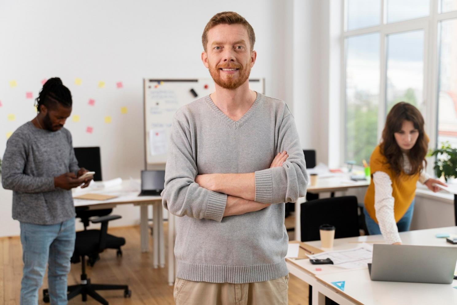 Professionnel travaillant sur des analyses financières et budgets d'entreprise